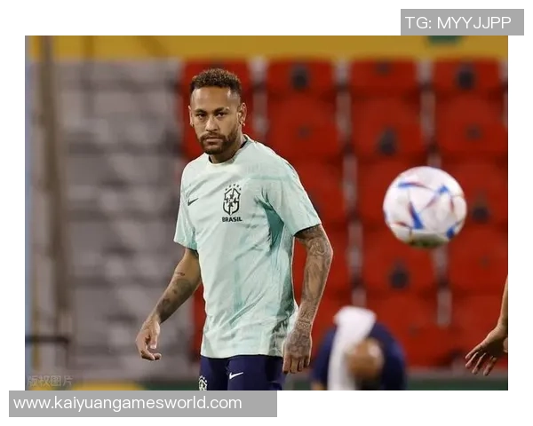 内马尔紧闭双眼深情拥抱罗尔海瑟庆祝绝杀成功逃离降级区 内马尔紧闭双眼深情拥抱罗尔海瑟庆祝绝杀成功逃离降级区